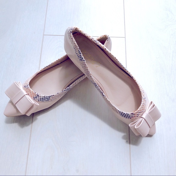 NWOT Pointed flats with Bow - Pink - Picture 1 of 6